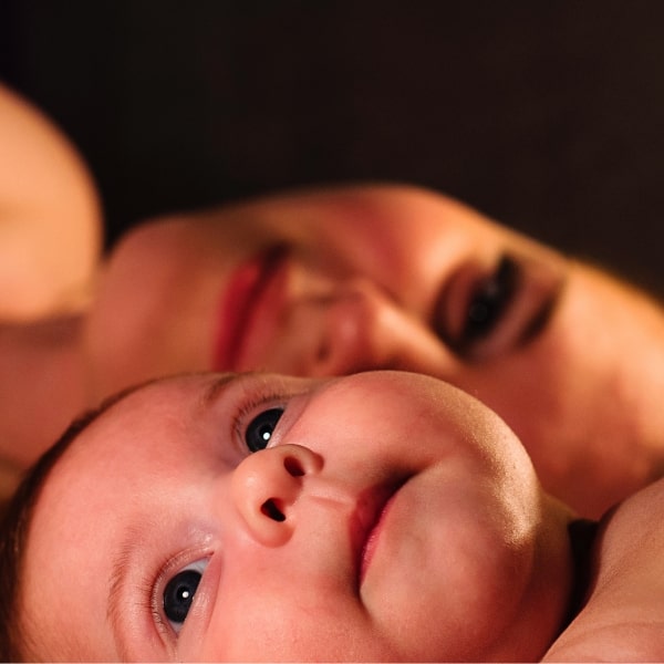 Attachment Parenting: Hilfreich oder Humbug?