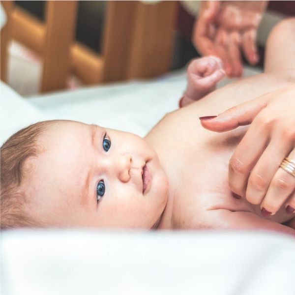 Akupressur hilft bei Blähungen und anderen Beschwerden