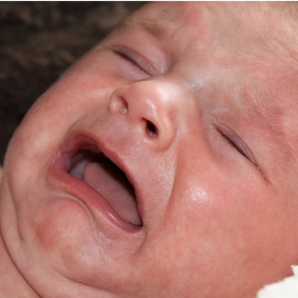 Baby schreien lassen? Schlechte Idee!