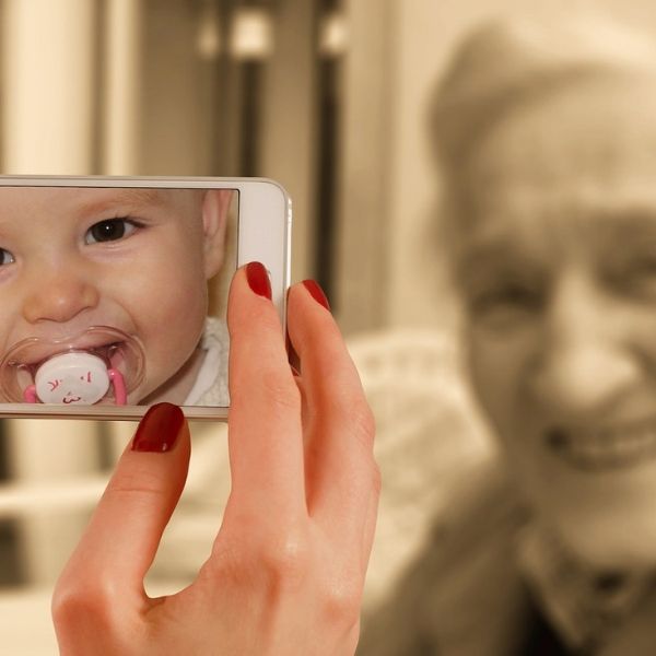 Erziehung früher: Oma hatte nichts zu lachen