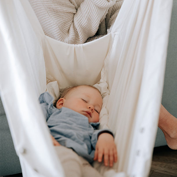 baby in hängematte